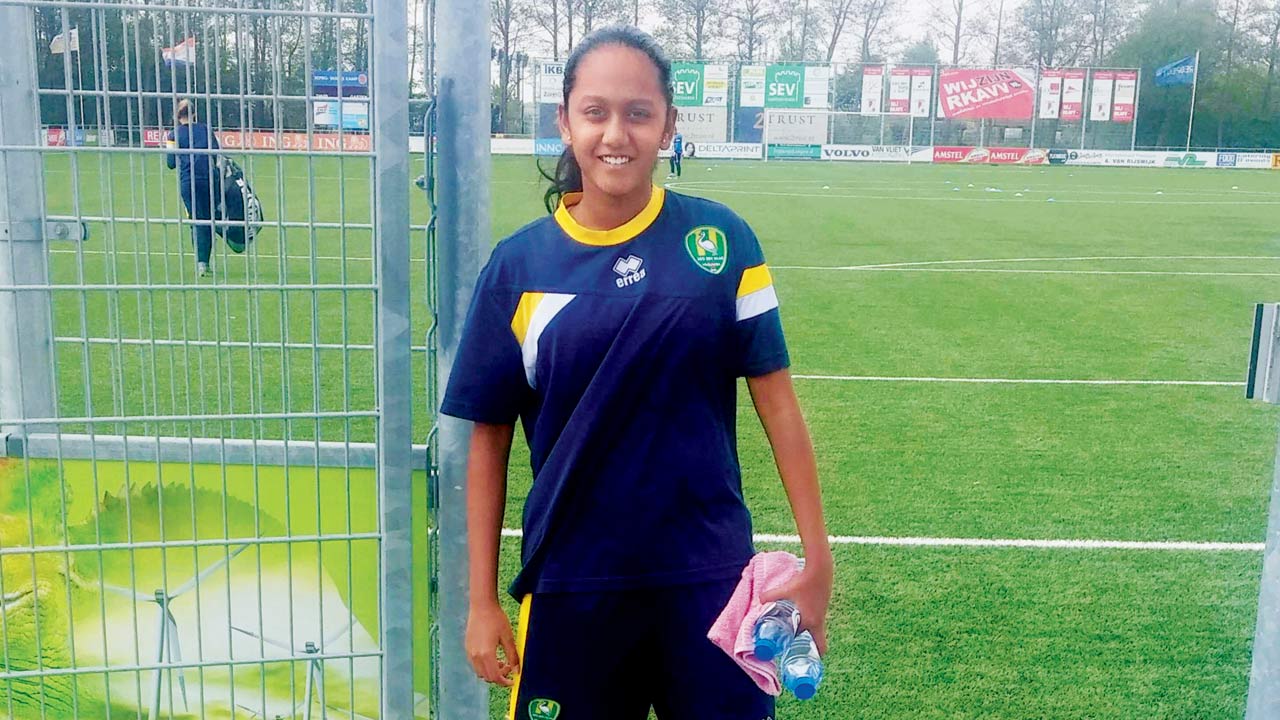 Anagha janakkiraman, Former national-level footballer