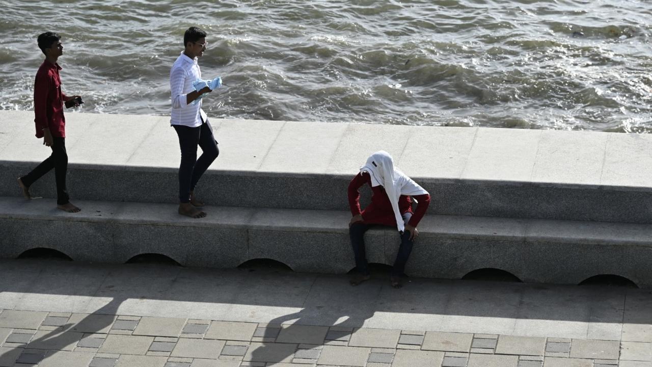 The civic body also said a low tide of about 1.11 metres was expected at 8.54 pm on Monday
