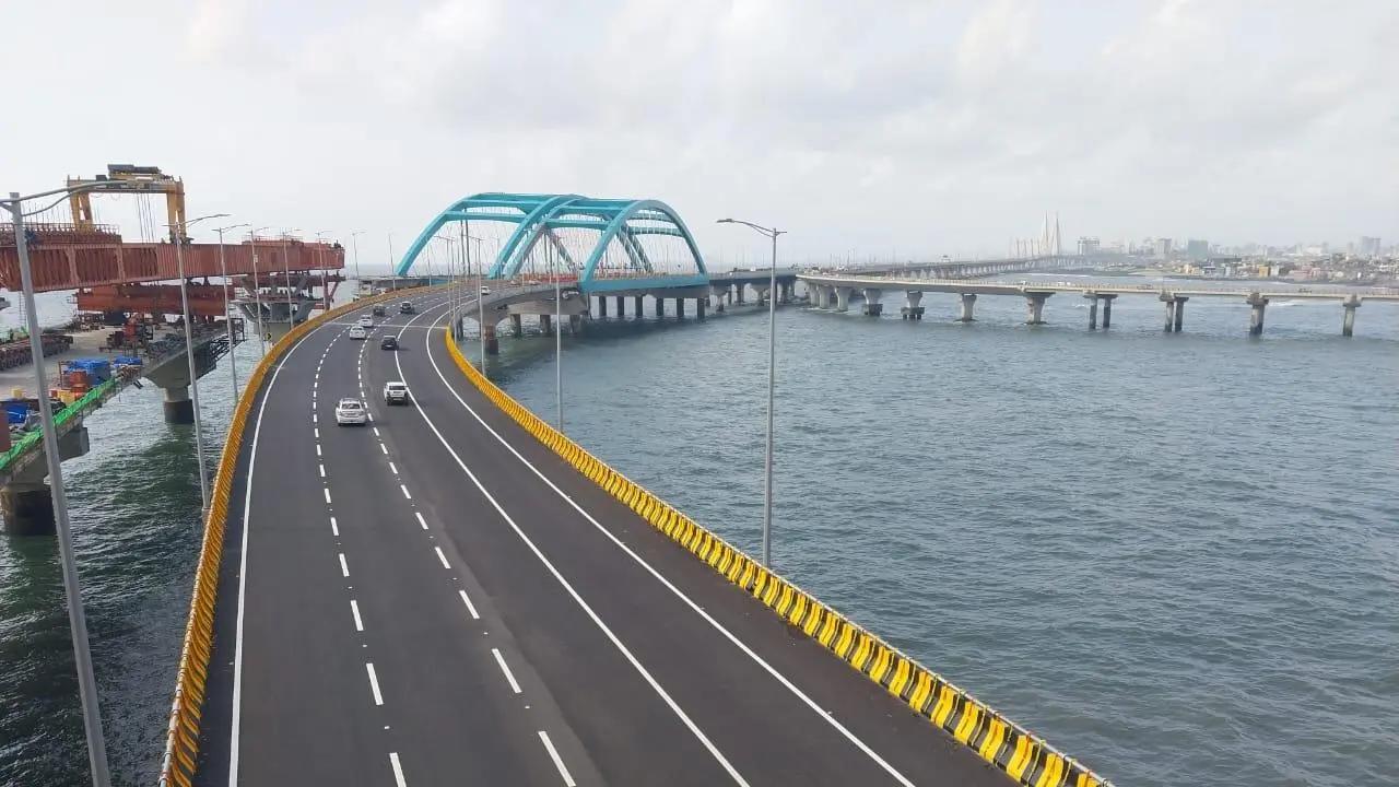 Heavy vehicles, such as trailers, mixers, tractors, and goods vehicles (excluding BEST, state transport buses, and passenger-carrying vehicles) are prohibited, the notification stated