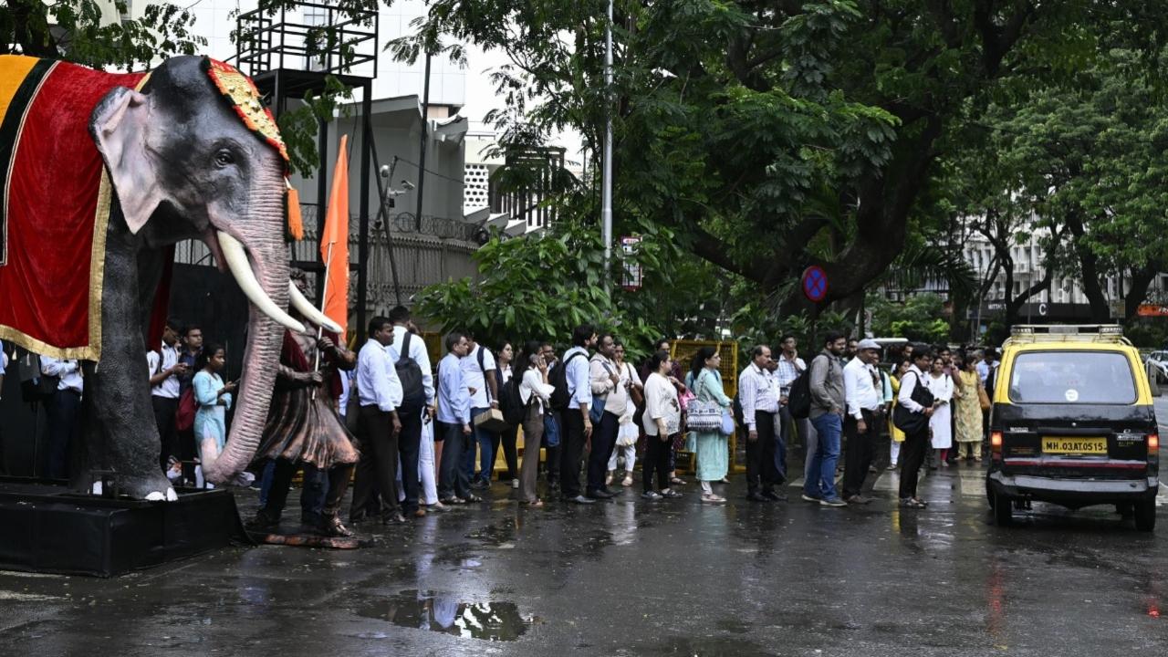 The traffic notification said that in order to facilitate smooth movements of traffic and to prevent danger, obstructions and inconvenience to the public, the traffic restrictions were being made on September 3