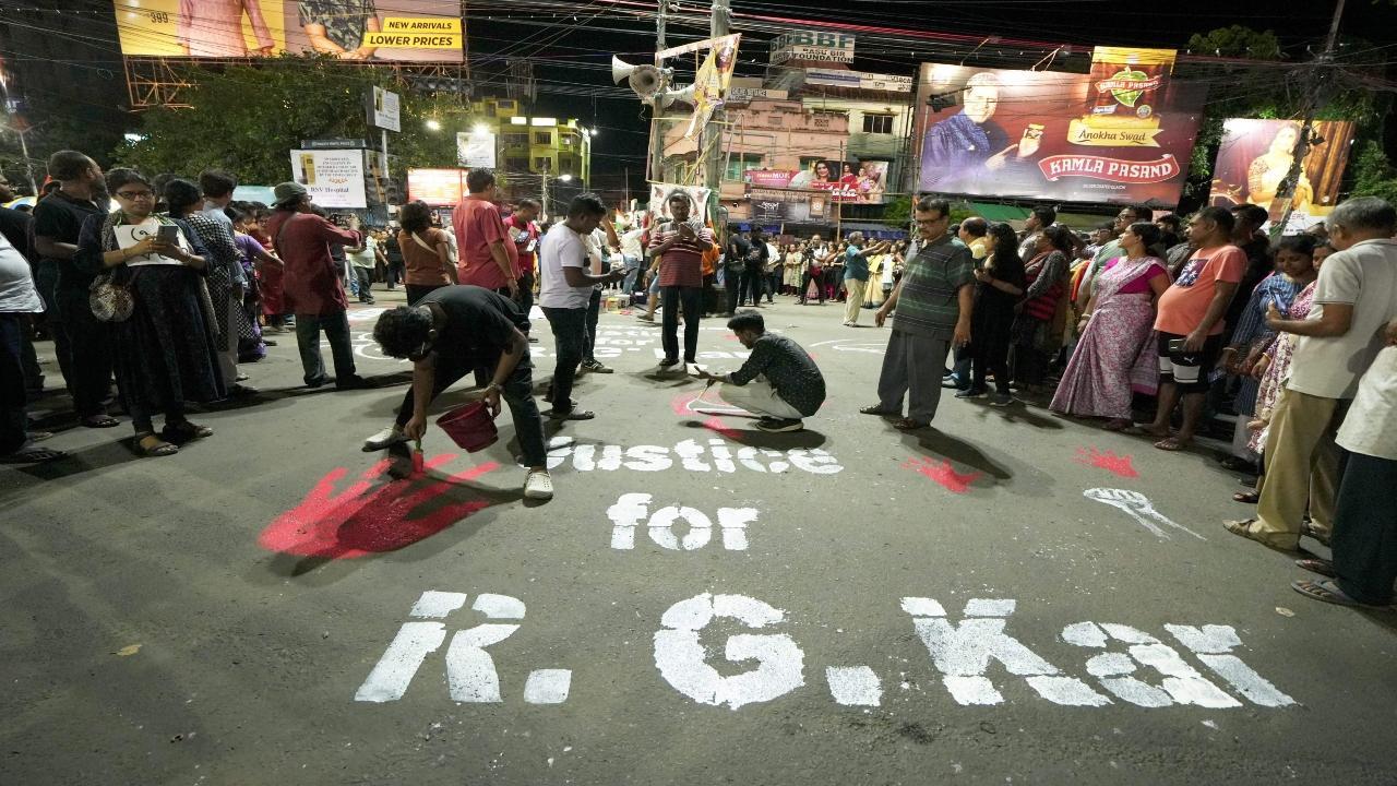 Kolkata rape-murder: RG Kar Medical College doctors continue protest