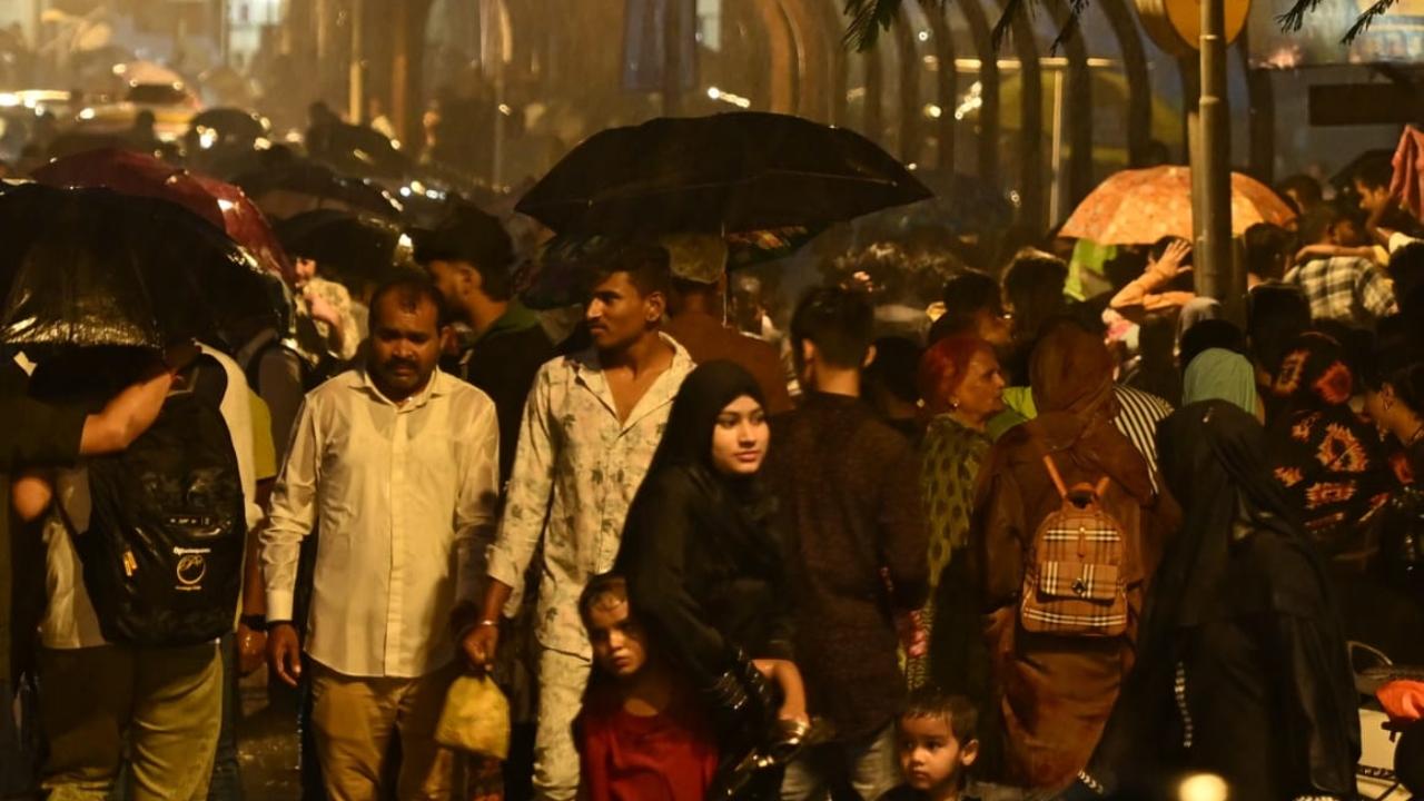 In its weather bulletin on Sunday evening, the IMD predicted that light to moderate rains were likely in Mumbai on Monday