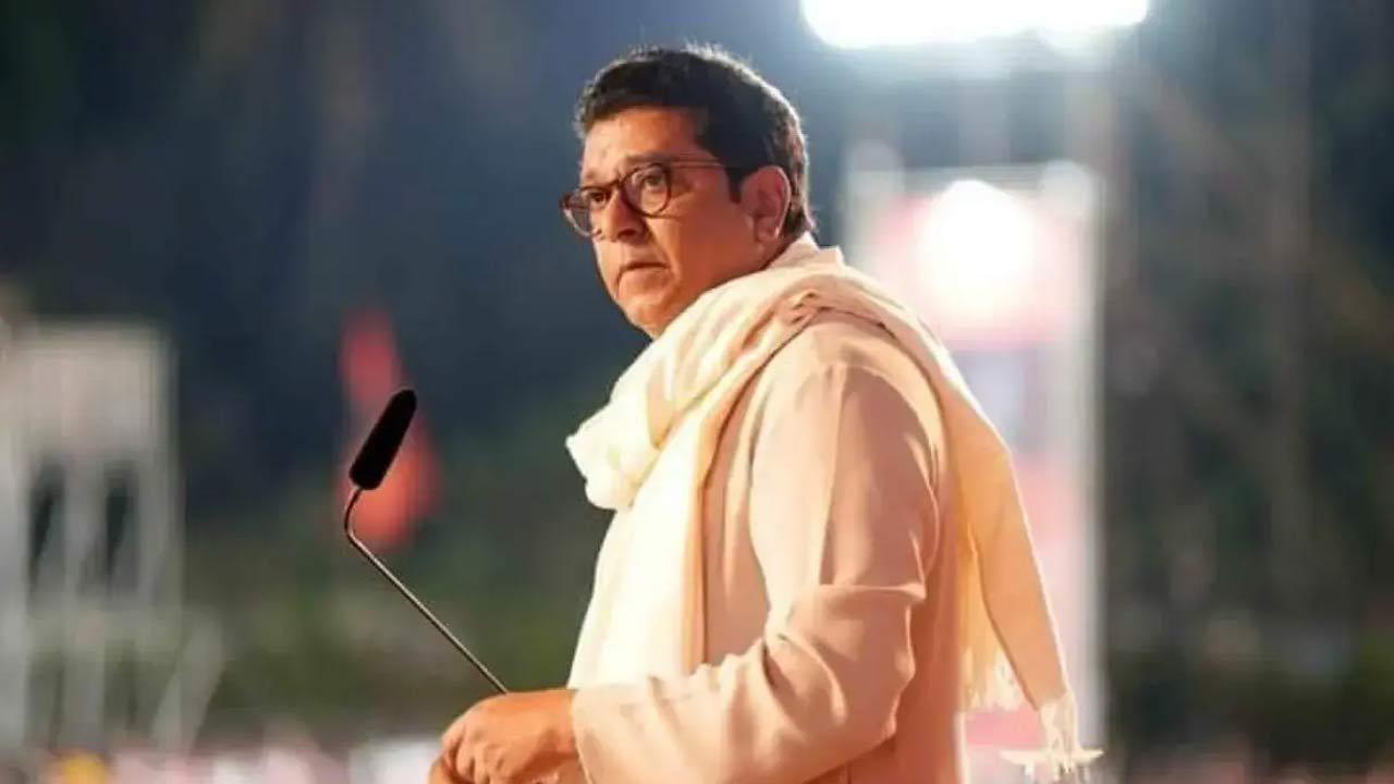 Ganeshotsav 2024: MNS Chief Raj Thackeray offers prayers at Ganesh Pandal in Mumbai