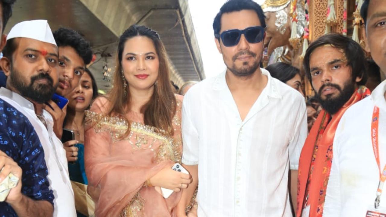 Randeep Hooda and Lin Laishram ditch VIP darshan at Lalbaugcha Raja, stand in queue for commoners - watch video