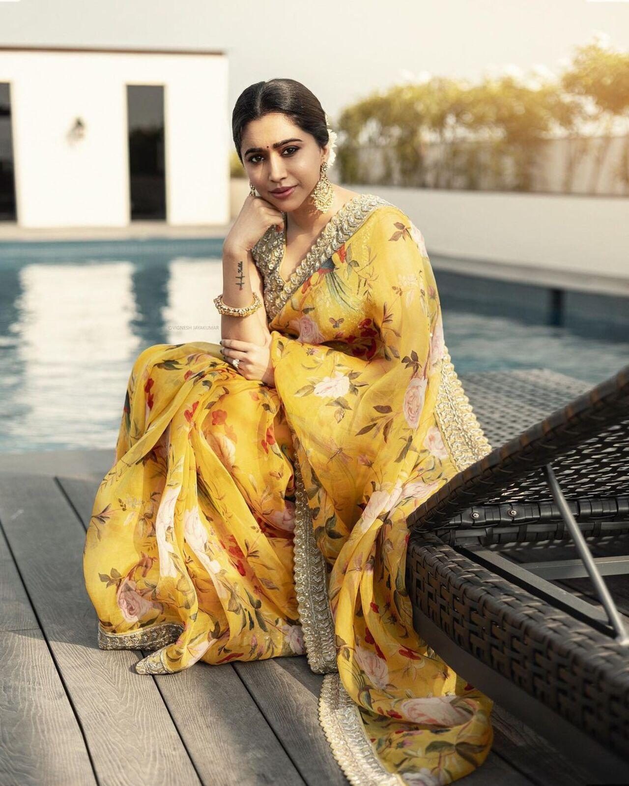 Aarti Ravi is a social media influencer and is a model. She has over 800k followers on the gram. She is the daughter of TV producer Sujata Vijayakumar. Jayam and Aarti were considered among the adorable pairs of Tamil cinema