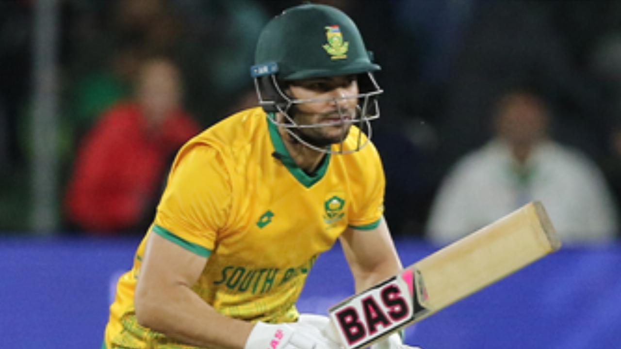 Reeza Hendricks received the T20I Player of the Year award for being the only South African batter to score a half-century in the period considered, which excluded the T20 World Cup