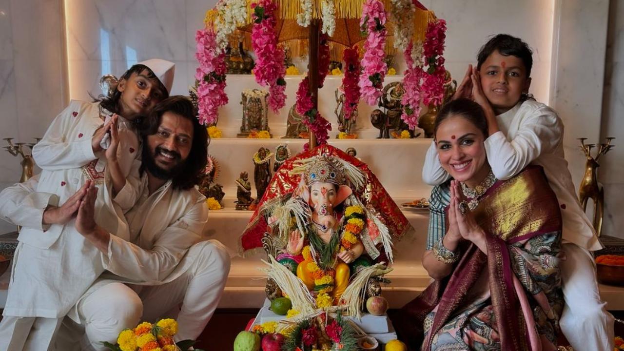 Watch: Riteish Deshmukh leads by example this Ganesh Chaturthi