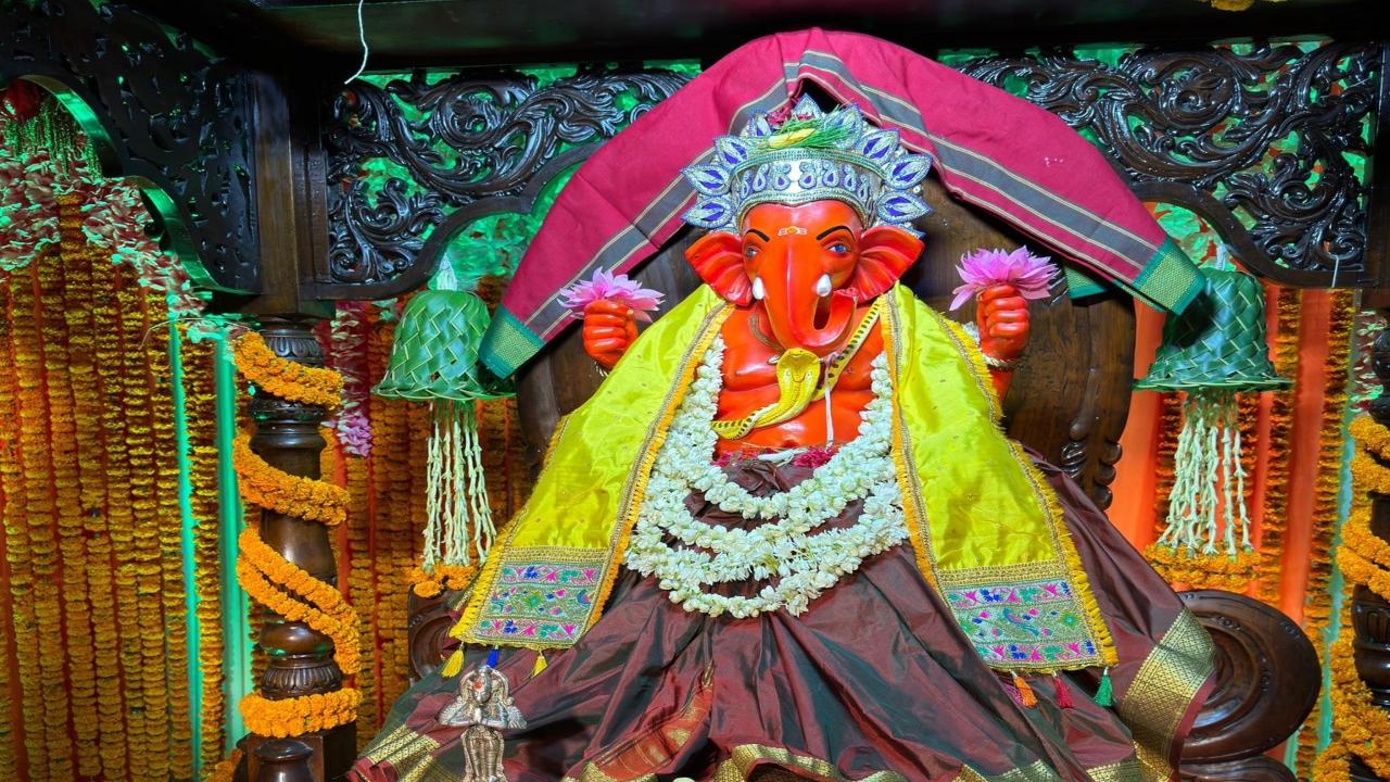 The famous Siddhivinayak Temple located in Mumbai's Dadar also brings a Ganpati idol in the temple every year on the occasion of Ganesh Chaturthi