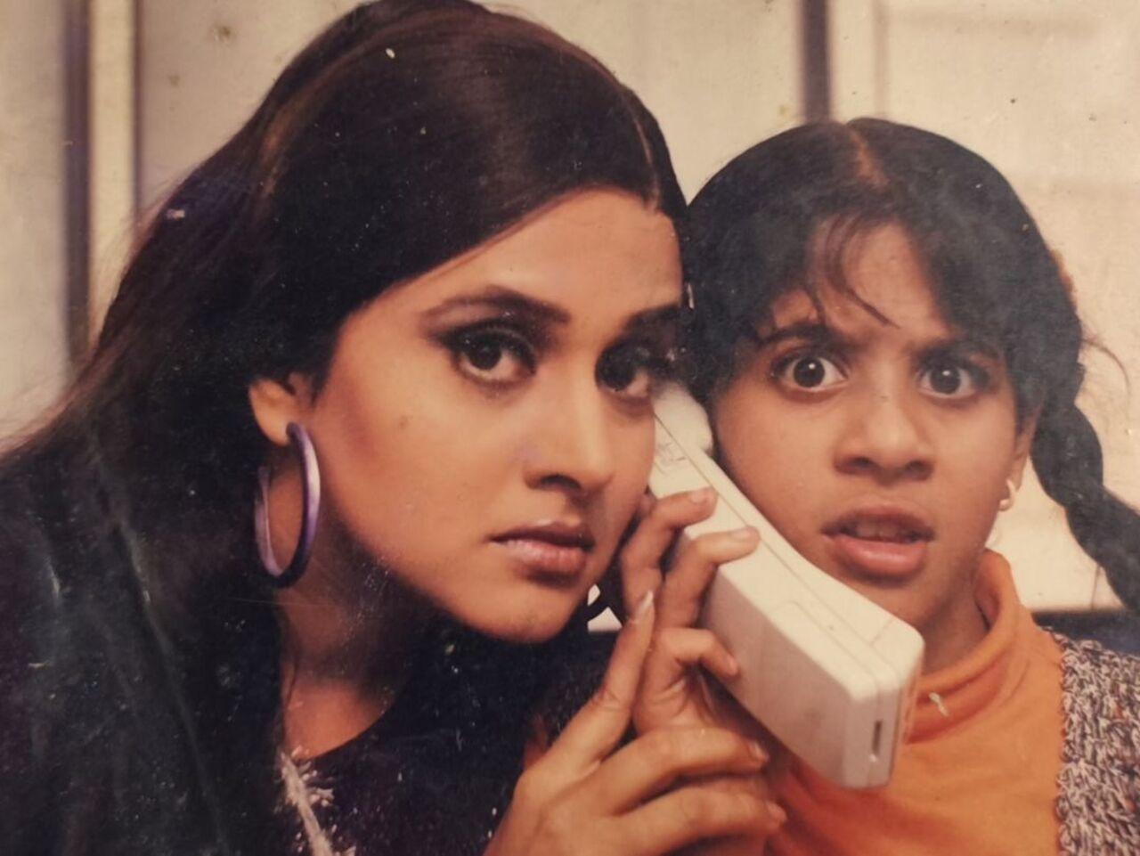 'Son Pari' revolved around a young girl Fruity, who loses her mother when she is very young. A kind-hearted child, she unknowingly saves a fairy, who in return becomes her god-mother. Through the four-year course of the show, Fruity faced all kinds of challenges from adolescence to supernatural but with Son Pari by her side, she managed to overcome all of them