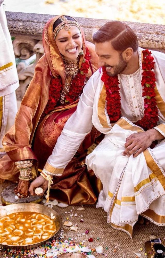 Deepika Padukone`s saree for her Konkani-style wedding with Ranveer Singh was a gift from her mother Ujjala. It was from Angadi Galleria.