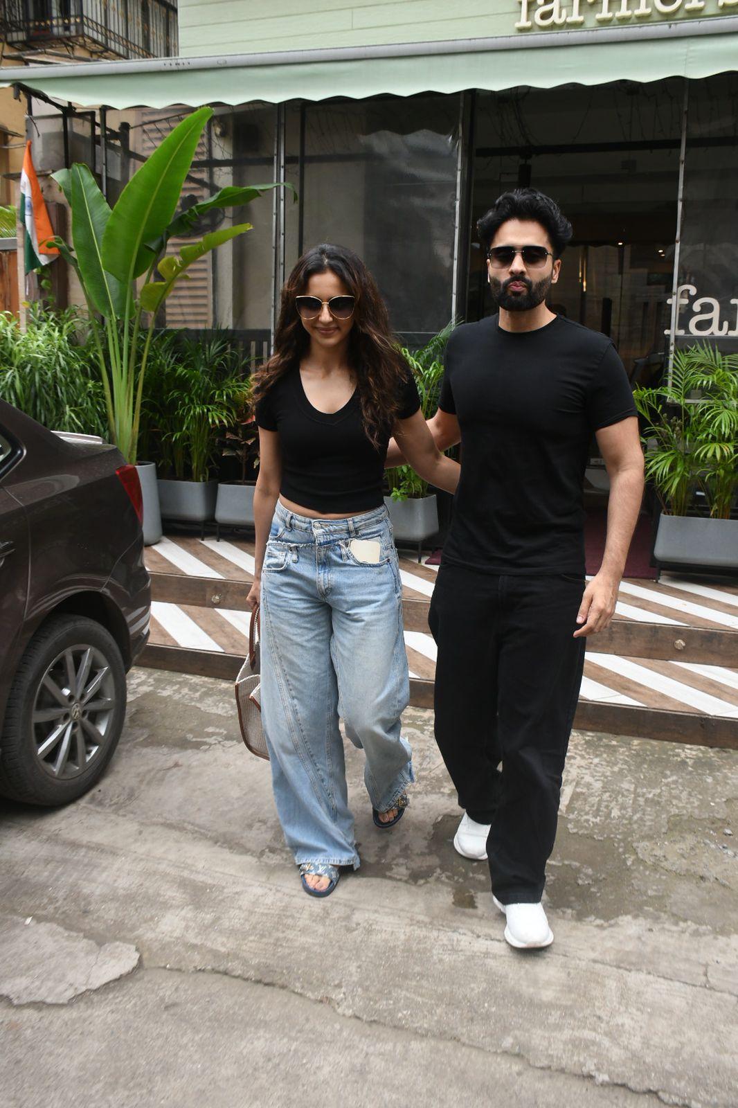 Rakul Preet Singh and Jackky Bhagnani spent a day out in Mumbai today