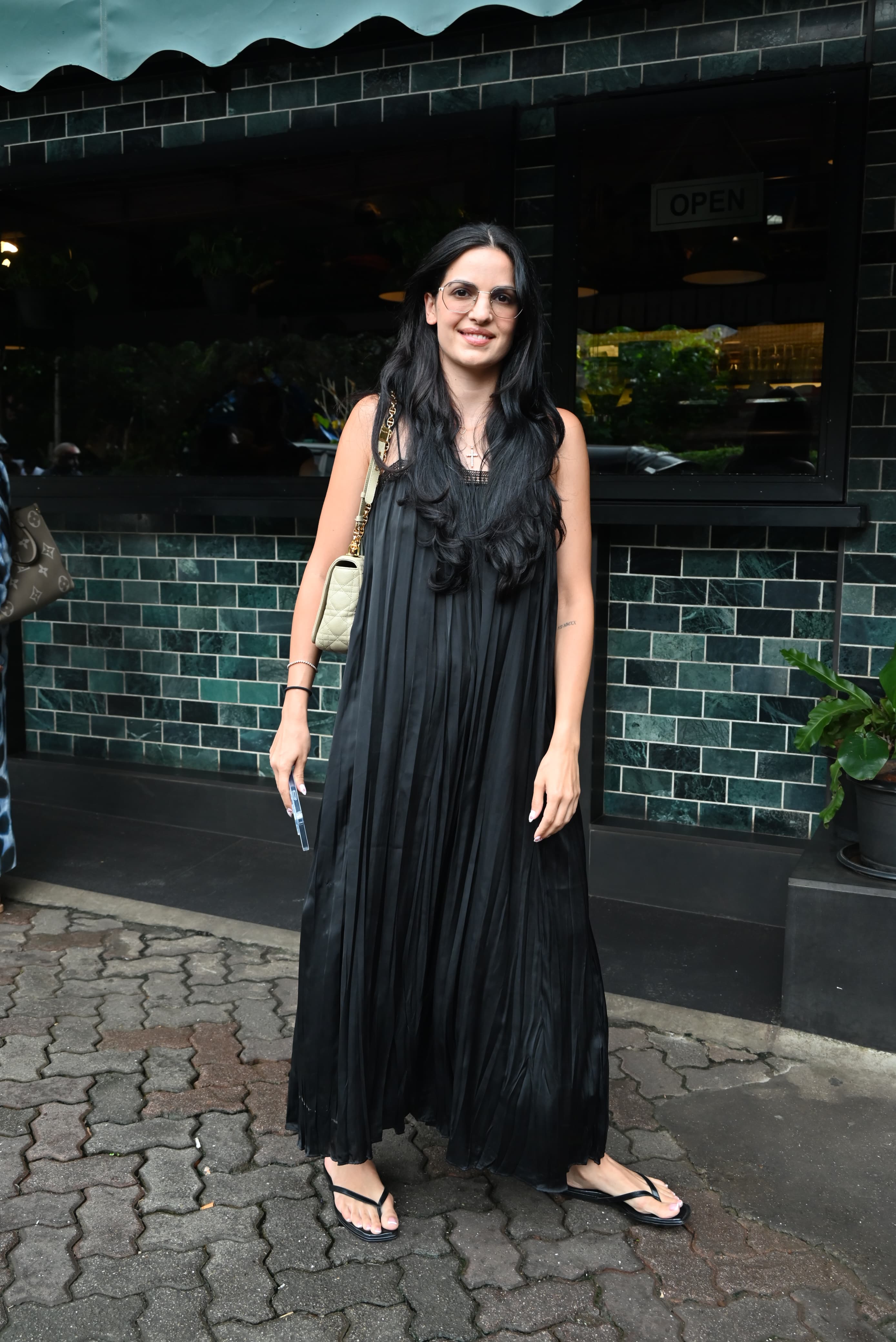 Natasa Stankocvic was spotted near a trending cafe in Bandra