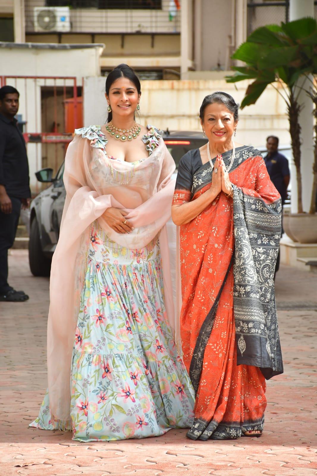 Tanishaa and Tanuja Mukherjee were spotted at Shilpa Shetty's Ganesh puja
