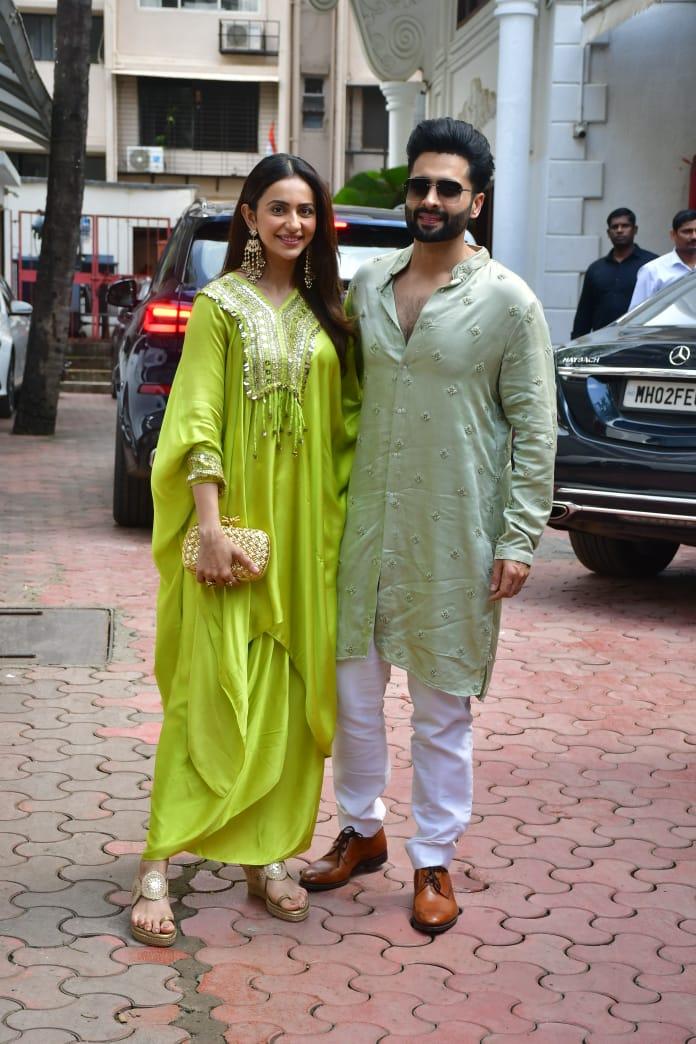 Rakul Preet Singh and Jackky Bhagnani twinned in green at Shilpa Shetty's Ganesh puja