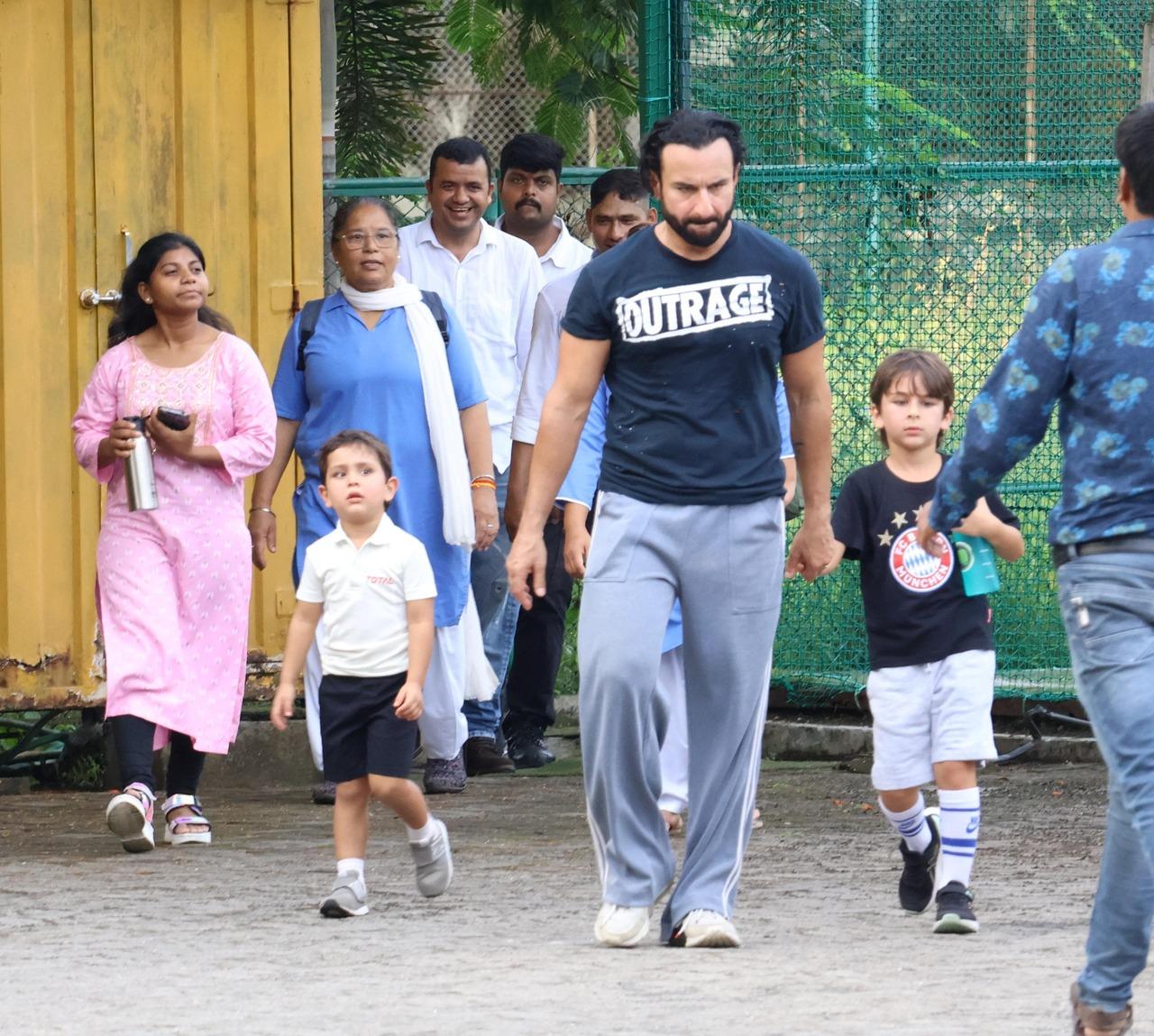 While Kareena was busy with Malaika, her husband and actor Saif Ali Khan took their sons Jeh and Taimur to the playground. 