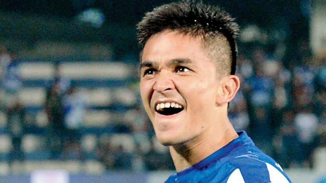 ISL: Sunil Chhetri's brace powers Bengaluru FC to a 3-0 win over Hyderabad FC