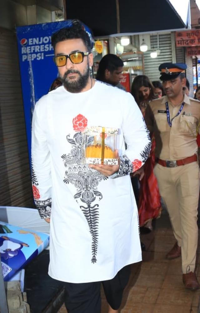 Take a look at the modak Raj brought for Bappa!