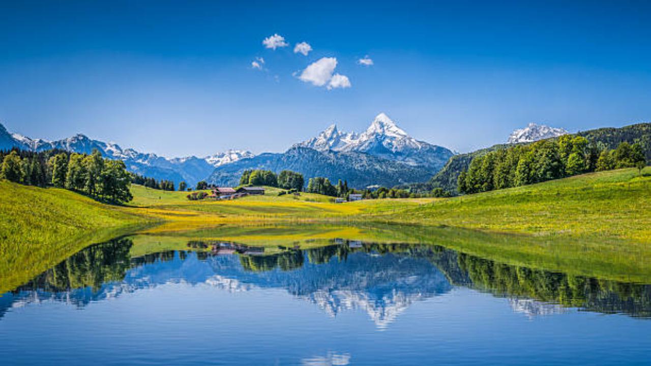 Switzerland, Yash Chopra films
The main character of several Yash Chopra films, Switzerland’s stunning landscapes have formed the backdrop of many iconic Bollywood songs and movies. It is a dreamy, romantic getaway perfect for your next vacation.