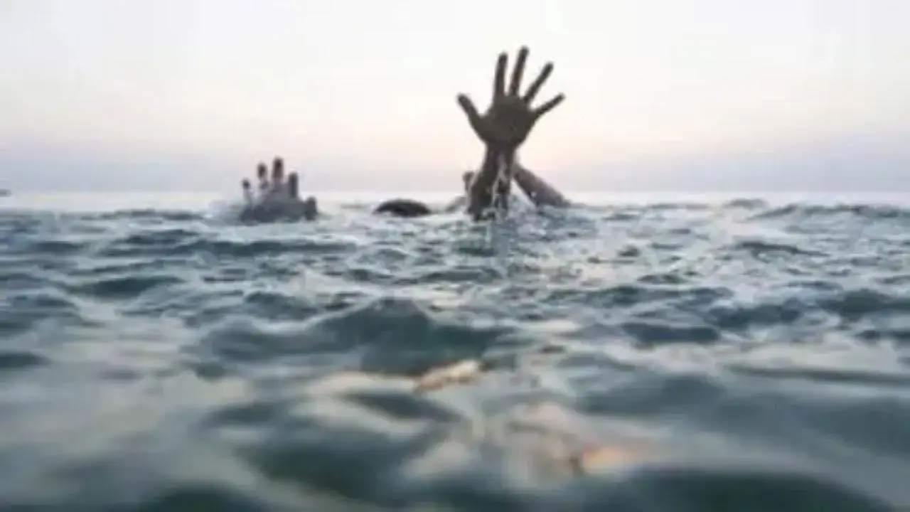 Three drown while immersing Ganesha idol in Karnataka's Tumakuru