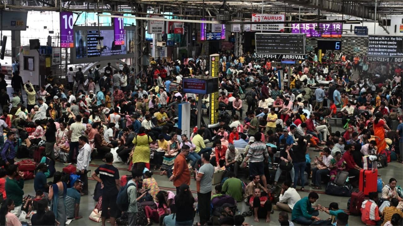 IN PHOTOS: Huge crowds at Mumbai stations as people flock for celebrations