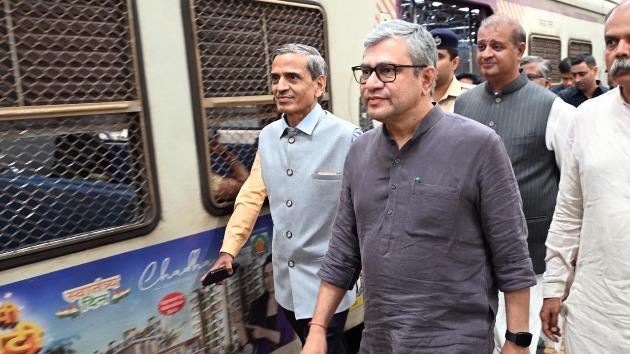 During his journey, he also provided insights into the 12 major projects planned for the enhancement of Mumbai's railway network, an official statement said