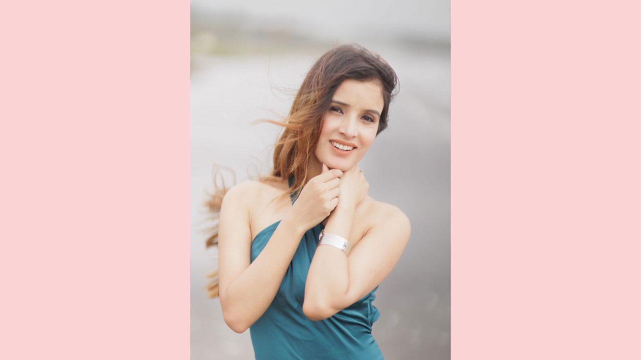 Fashion Diva Varsha Pant: A Style Icon in the Making