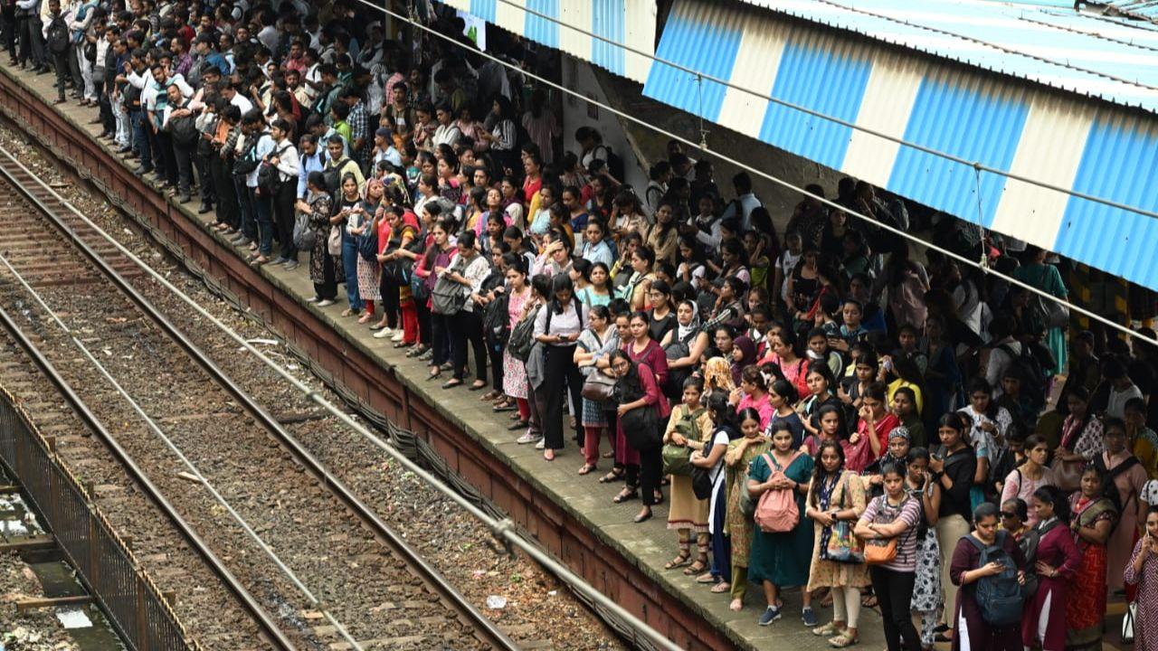 Western Railway is currently commissioning a sixth line between Borivali and Bandra Terminus and work on Goregaon to Kandivali section is underway. 