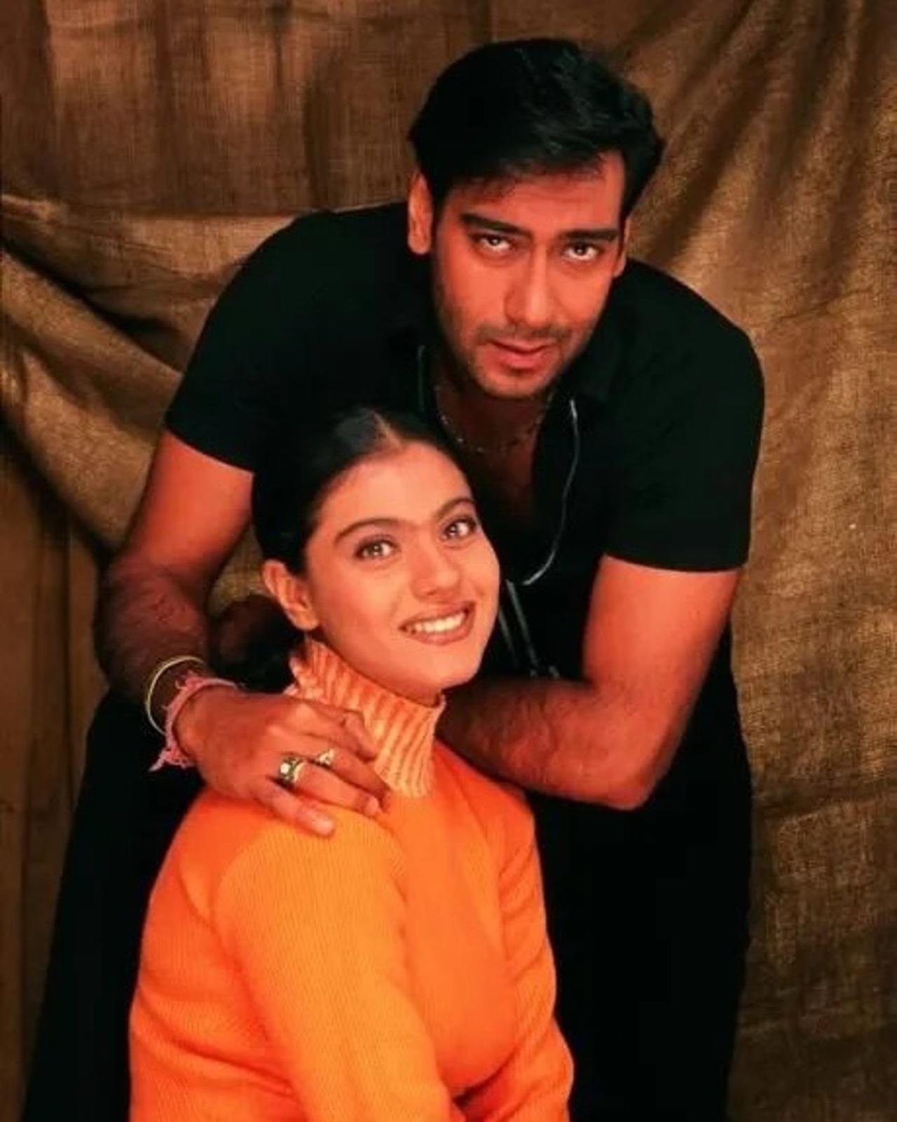 Ajay Devgn and Kajol first met on the sets of Hulchul (1995). Interestingly, Kajol initially didn’t like him, but as they spent more time together while working on films like Gundaraj (1995), their friendship turned into love