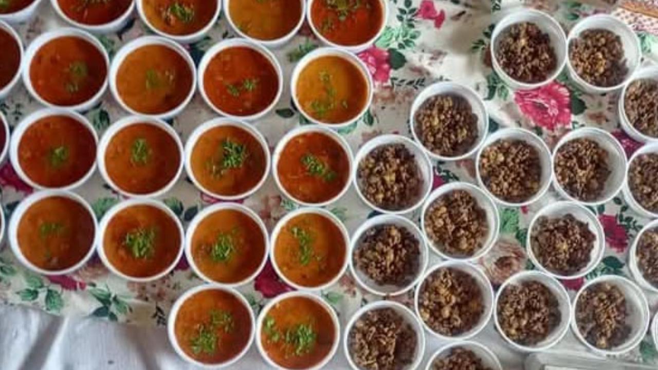 While she started with making delicious theplas, soon enough she also started making undhiyu during the winter season. The popularity of her homemade dishes soon made her start Ruhi Homemade. Now, she has a WhatsApp group that helps her connect with clients and people not only in Mumbai but also in India and around the world including Malaysia -- all of which have happened due to word of mouth