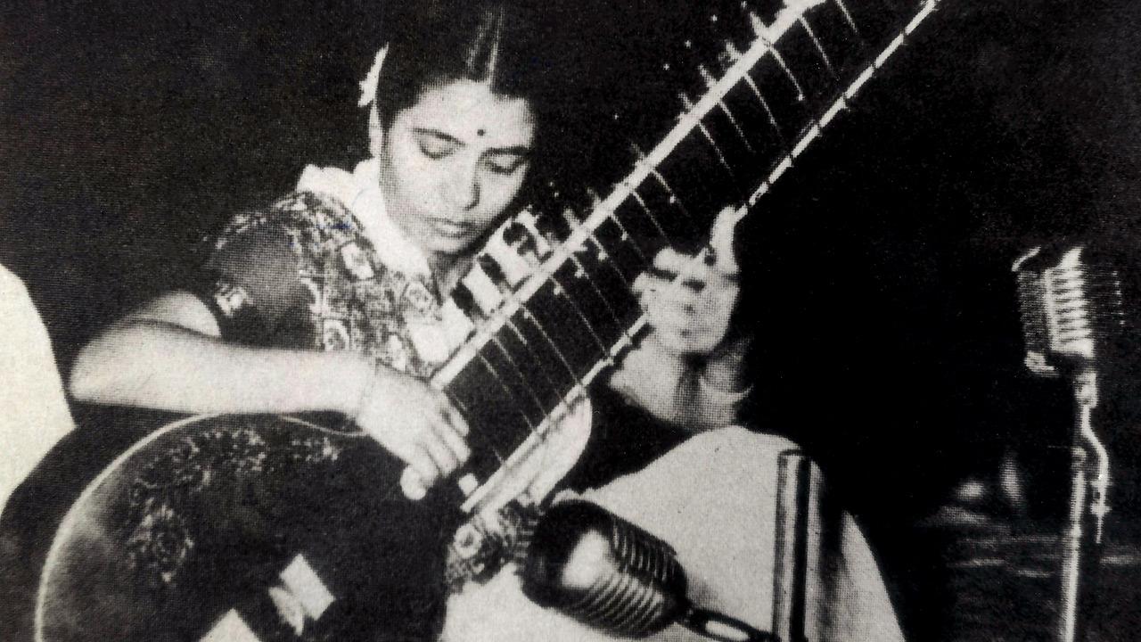 Annapurna Devi was trained by her father Ustad Alauddin Khan who was a musician at the court of Maharaja Brijnath Singh of Maihar State and who founded the Maihar gharana