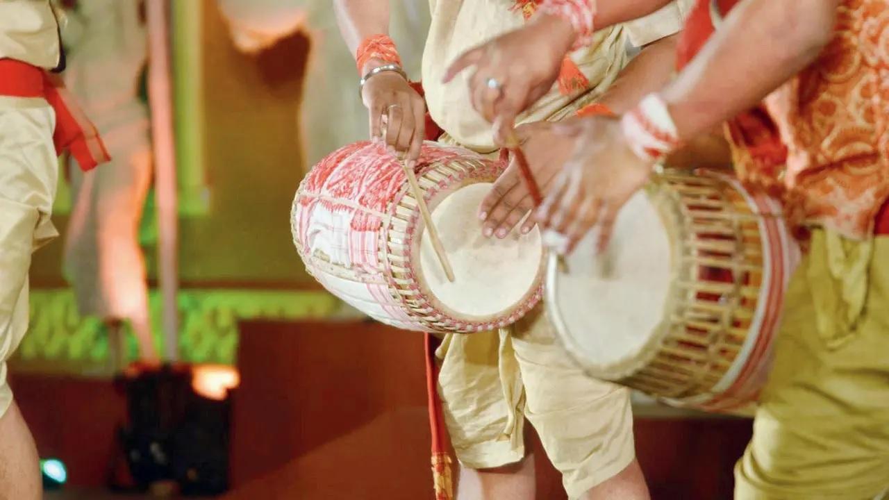 Aala re, Maharaja!Celebrate Maharashtra Day with Aala Maharaja—a high-energy cultural extravaganza. From dhol beats to desi treats, this event brings the vibrant spirit of Maharashtra alive.
WHEN: 7:30 PM, May 1WHERE: Lata Mangeshkar Natyagruha Mini AuditoriumPRICE: Rs 200 onwardsTO BOOK: bookmyshow.com