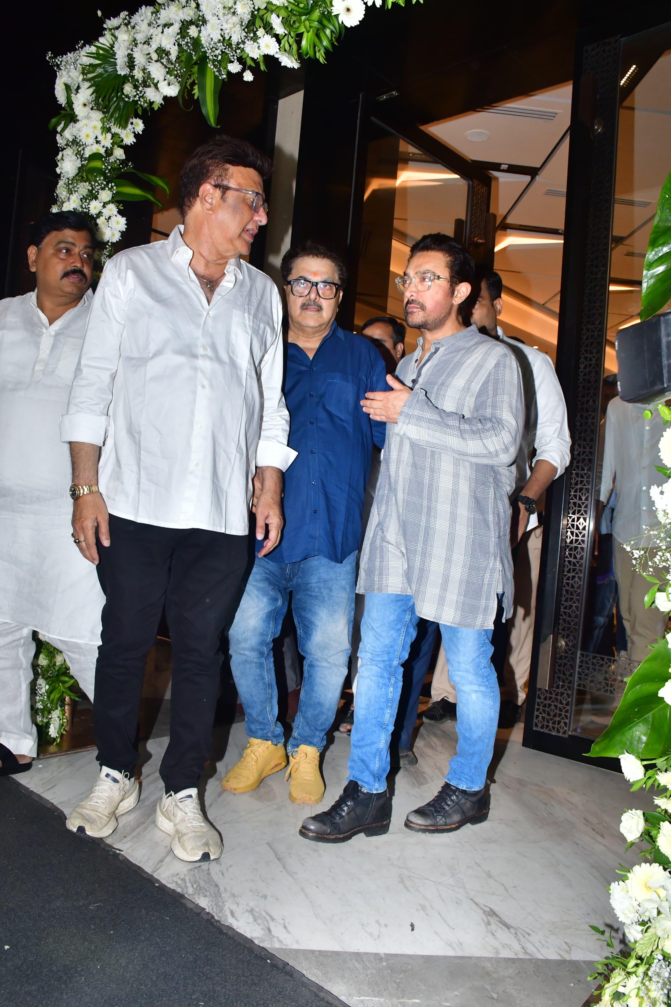 Anu Malik was seen leaving from the prayer meet ceremony with Aamir Khan after paying his last respects