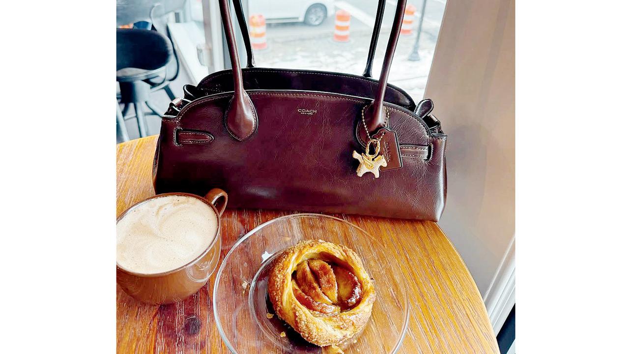 The bag’s elegant silhouette lends versatility. PIC COURTESY/beautyluxelover ON INSTAGRAM