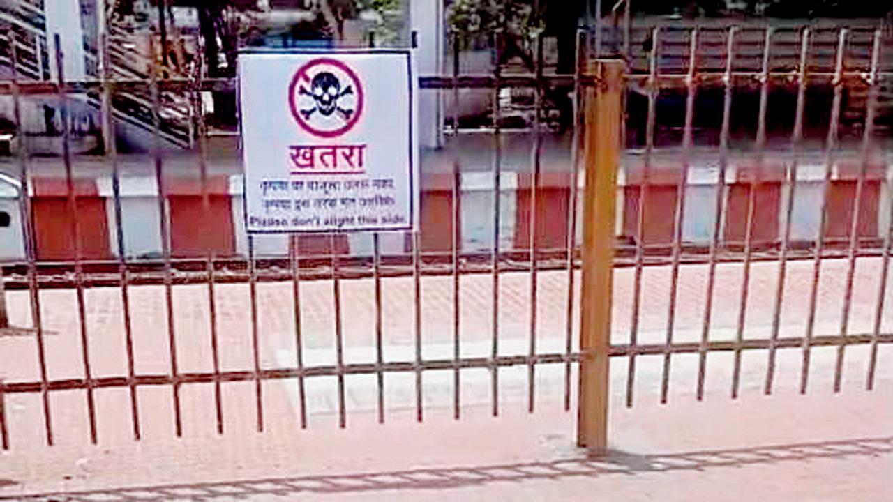 Fencing done, work resumes at Badlapur island platform