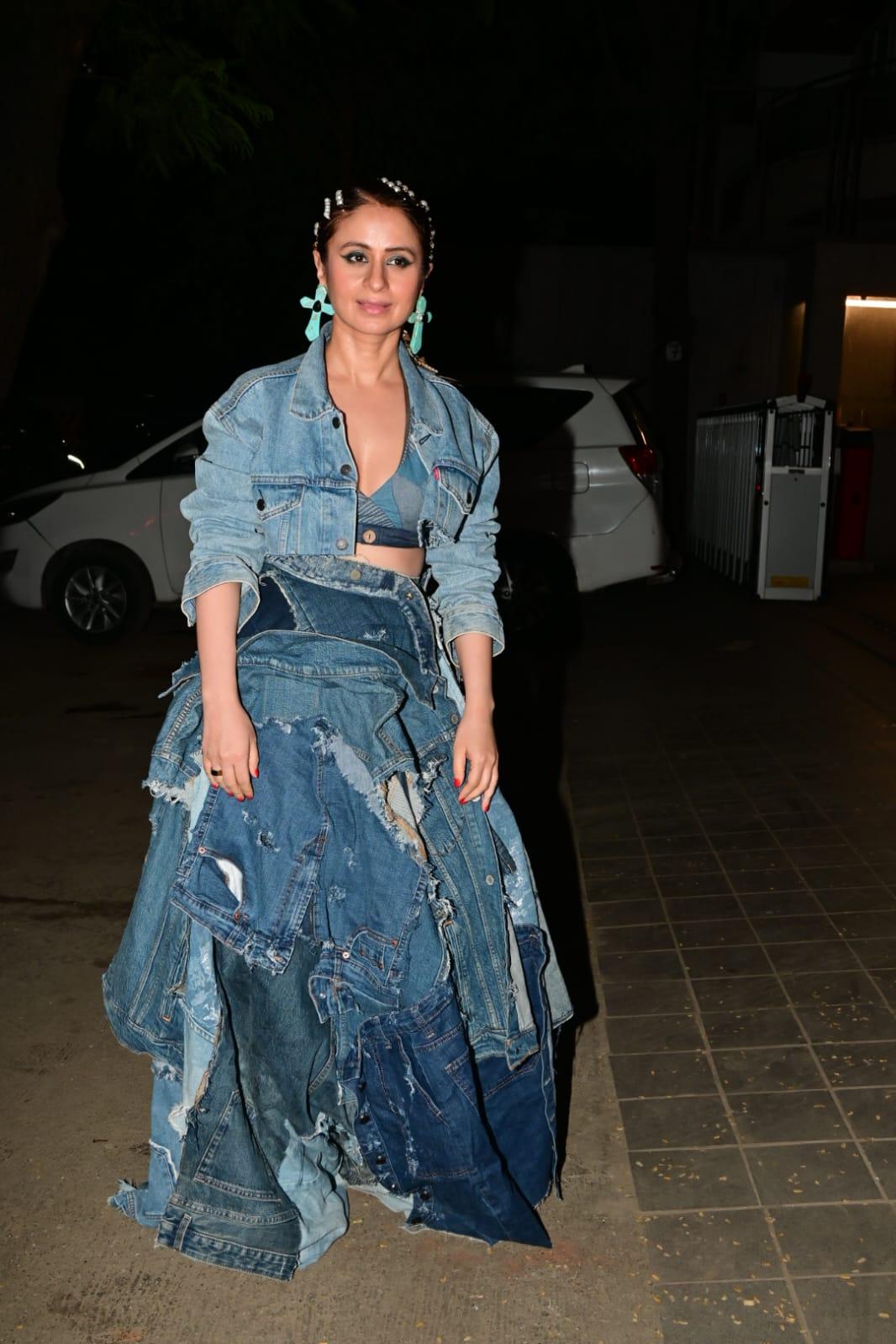 Rasika Dugal’s denim-on-denim look also had the internet buzzing. The show-stealer was the stylish skirt made of several denim jackets and jeans