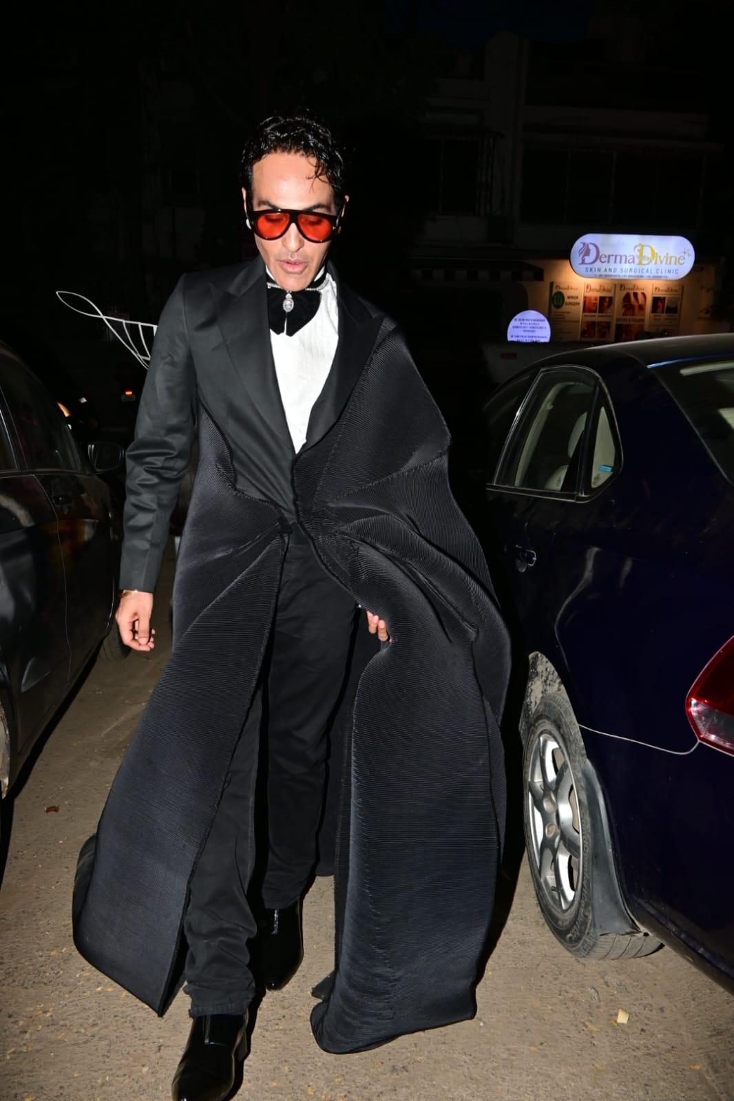 Designer Moses was also present at the event last night. He looked smart in his formal appearance