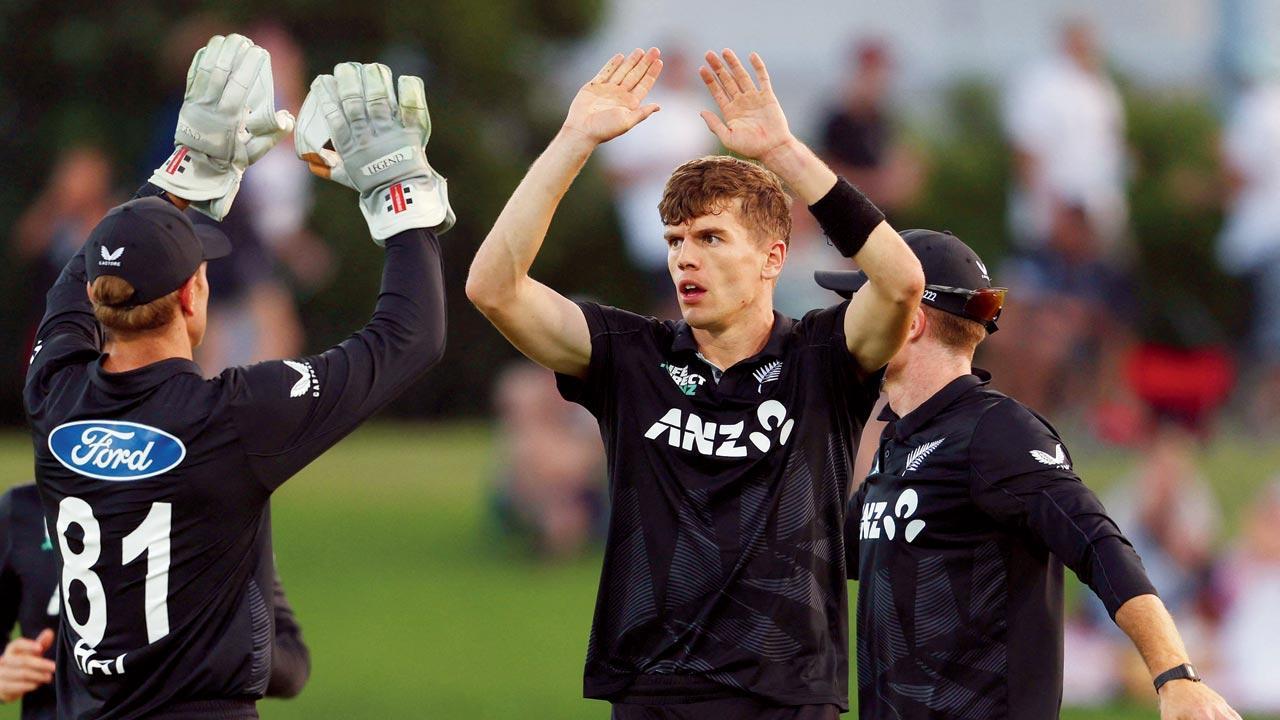 NZ hammer Pakistan by 43 runs to sweep series 3-0