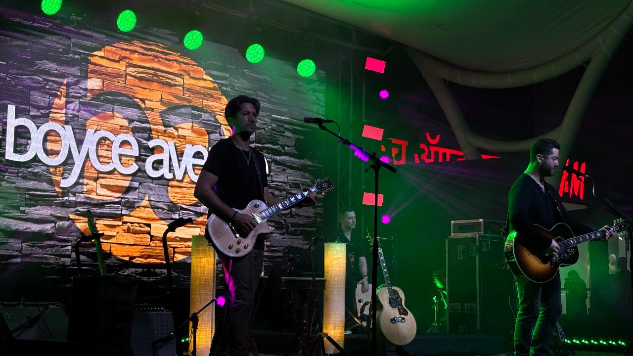While they are known for their cover songs, the band, comprising of the Manzano brothers - Daniel, Fabian and Alejandro, started with a powerful 'Hear Me Now', and even sang another original 'Cinderella' later, as Alejandro dedicated the song to his newborn girl child.