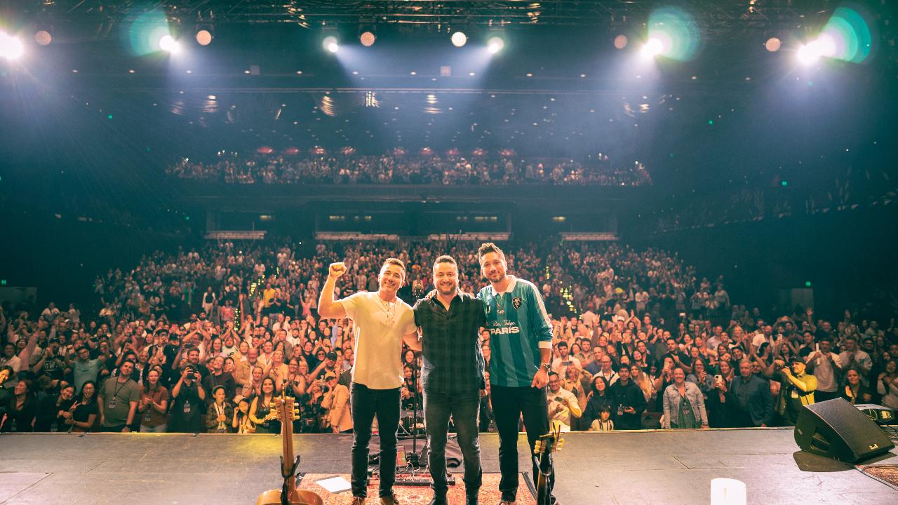 When I Was Your Man by Bruno MarsWith the recent hits by Bruno Mars, it is hard to ignore his earlier songs like 'When I Was Your Man'. With a voice like that of Mars, it is always a challenge, but Boyce Avenue made it their own