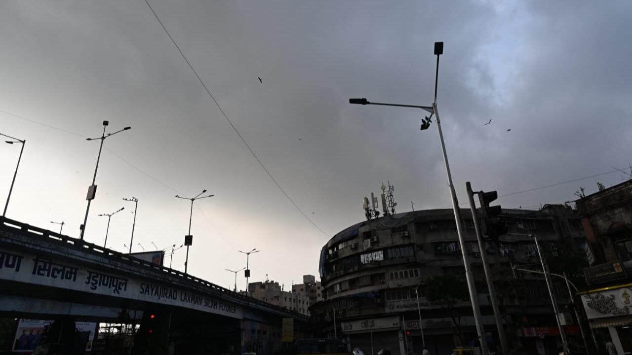 The IMD’s latest Mumbai weather update forecasts a 