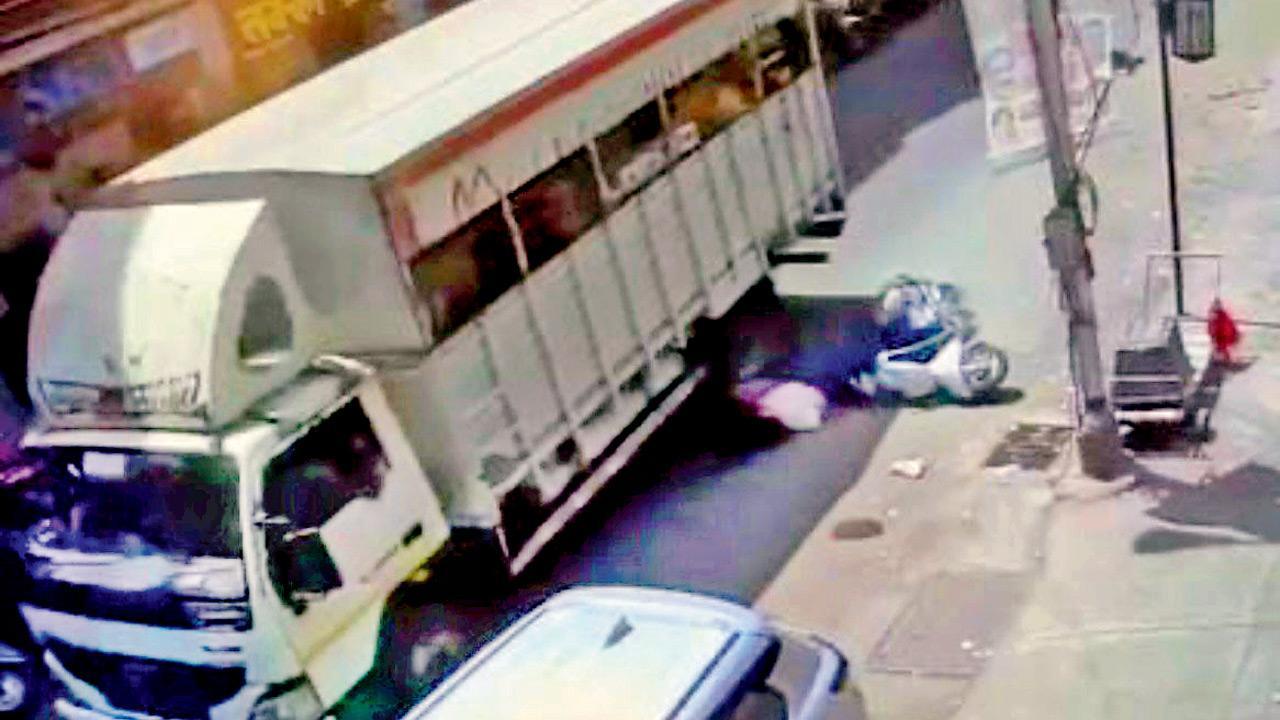 Mumbai: Teen crushed after scooter skids in overtake attempt