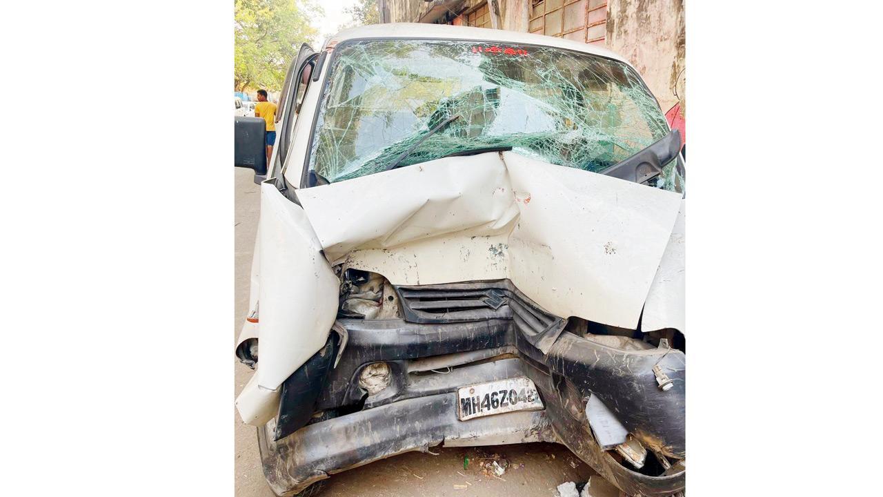 Mumbai: Speeding van rams divider on Eastern Freeway; two dead