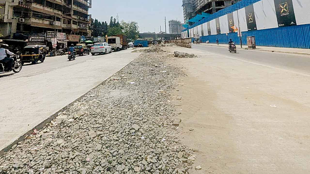 Roads in Chembur are dug up to make cement concrete roads