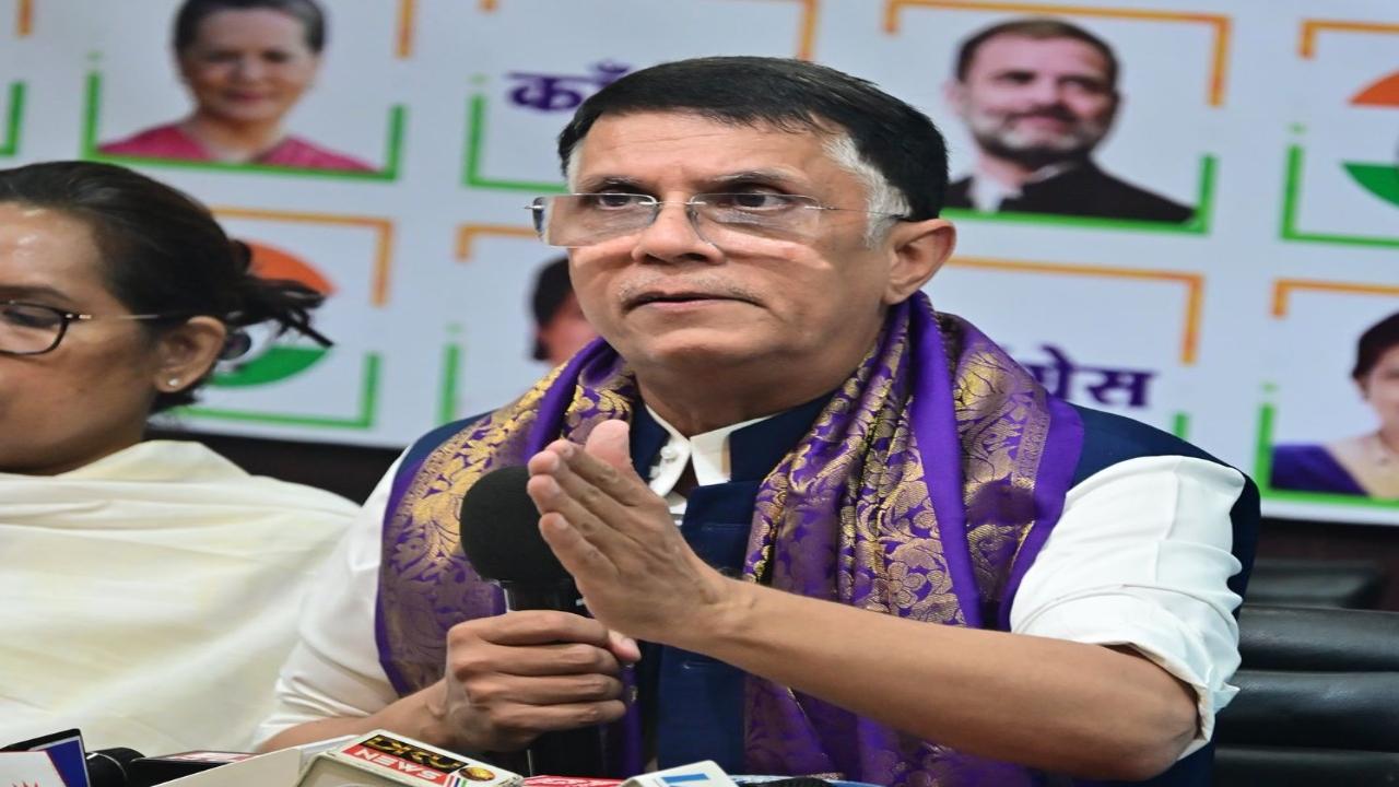 He also refuted all the allegations against the Gandhis and said the charges are fabricated