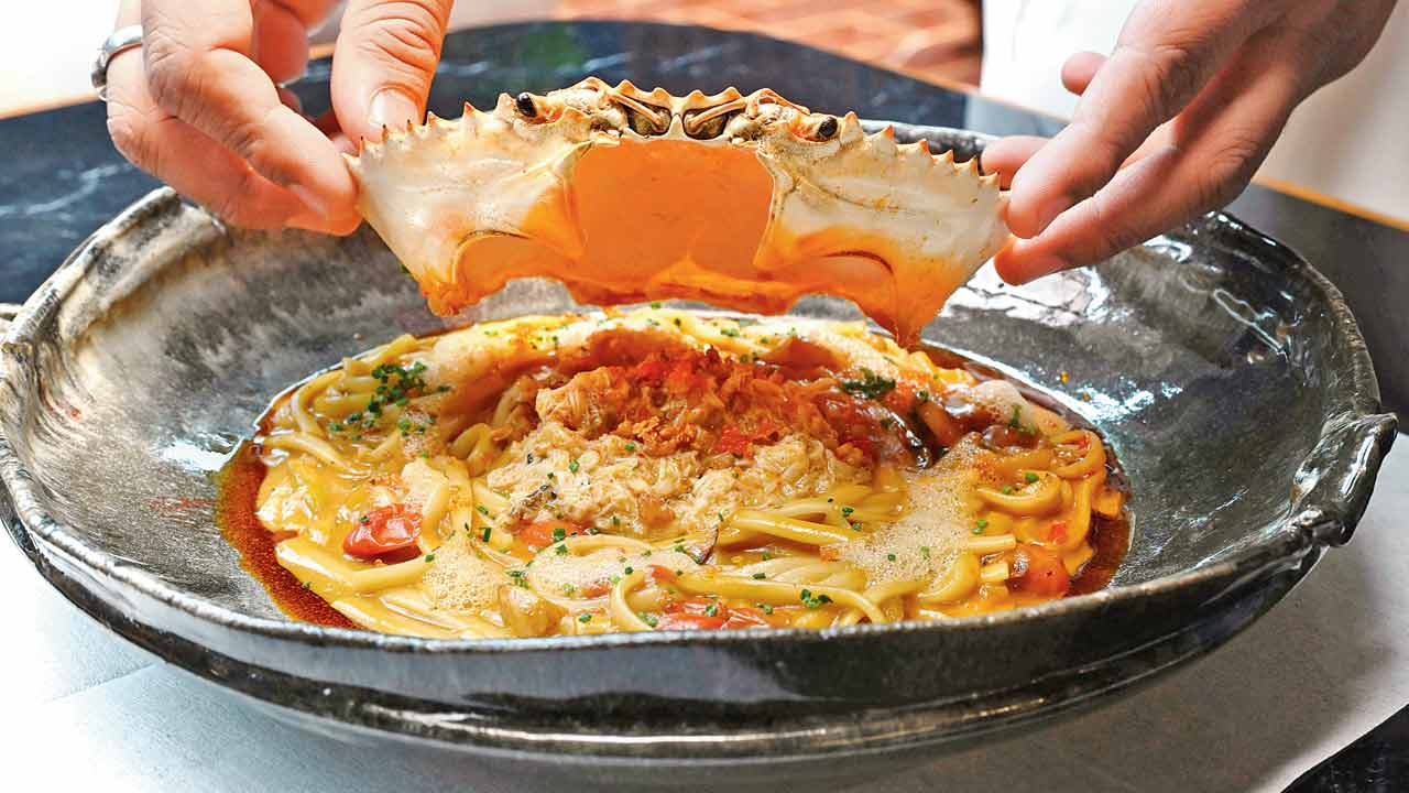 Crab udon noodles