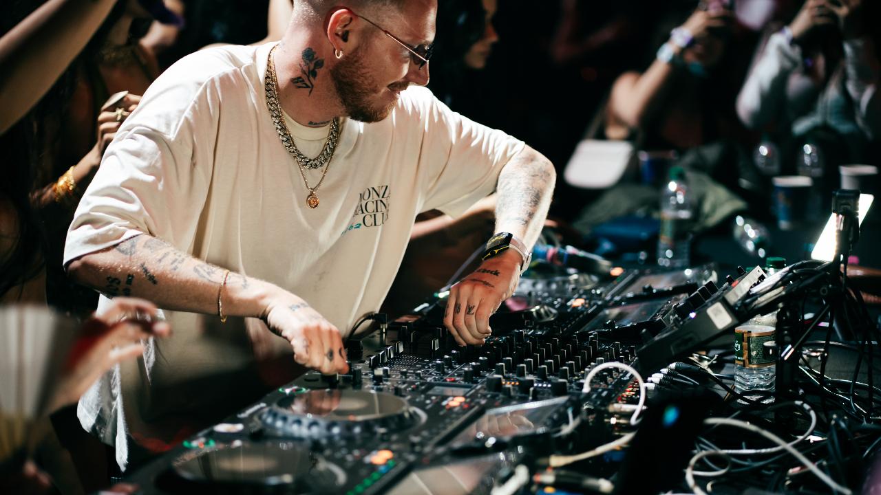 The platinum-certified DJ's only performance in the country saw him showcase his deep house grooves with Latin-infused rhythms and non-stop energy