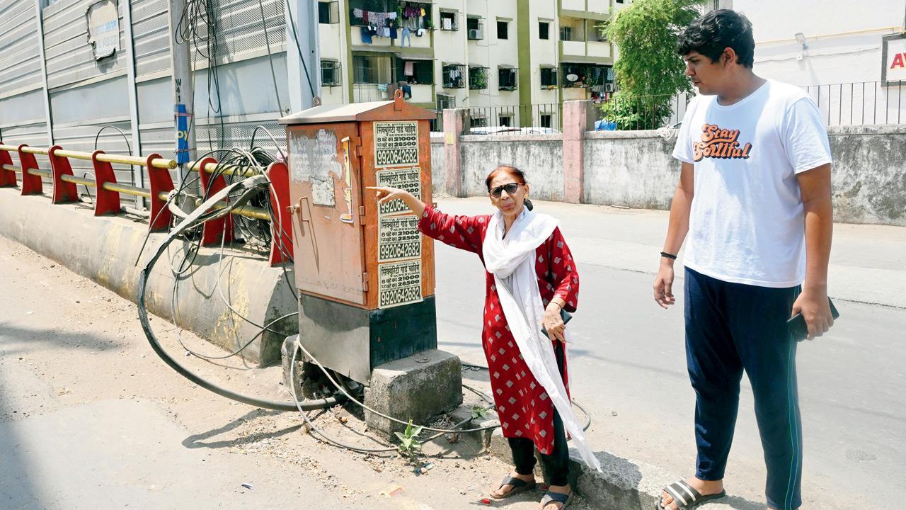 Mumbai: Loose cable on Dahisar flyover scares bikers and motorists