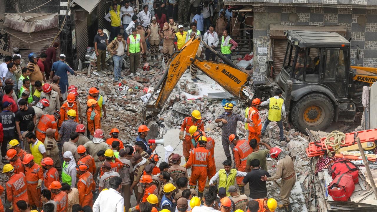 Police said around 22 people were reported to be trapped when the building collapsed. So far, 15 people have been rescued and shifted to GTB Hospital, where doctors declared four of them dead