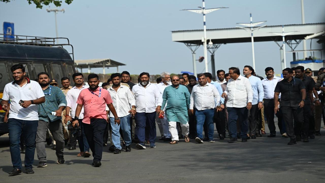 Meanwhile, Maharashtra Ministers and political leaders reached Mumbai airport to pay their tributes to Desale 