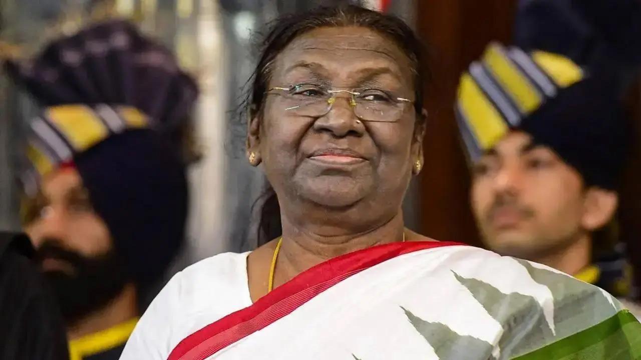 President Murmu departs for Vatican City to attend Pope Francis' funeral
